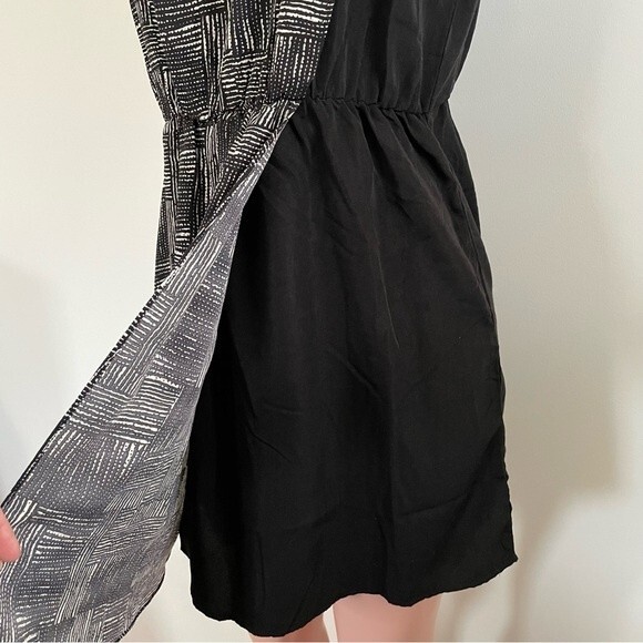 NWT Francesca’s Miami Abstract Faux Wrap Gray &‎ Black Dress Size Large - Picture 4 of 12